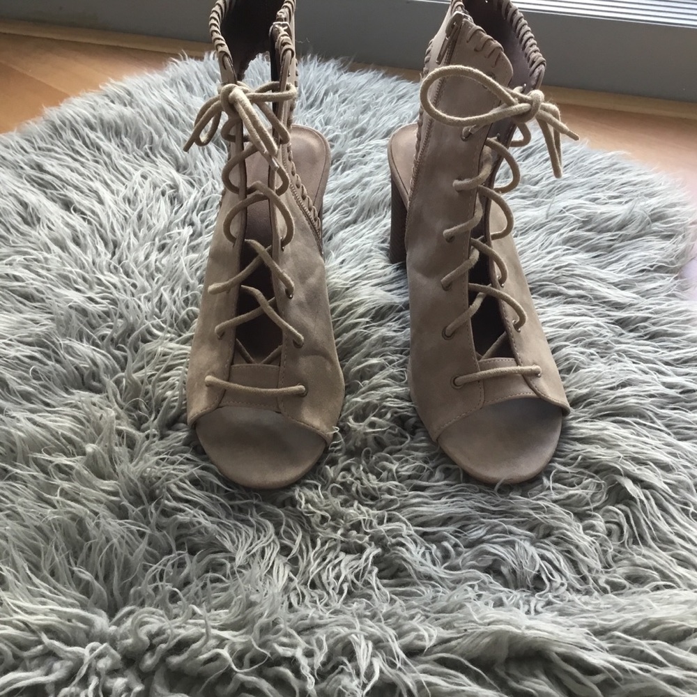 SALE๐ฅ String-up, heeled sandals - Picture 3 of 5